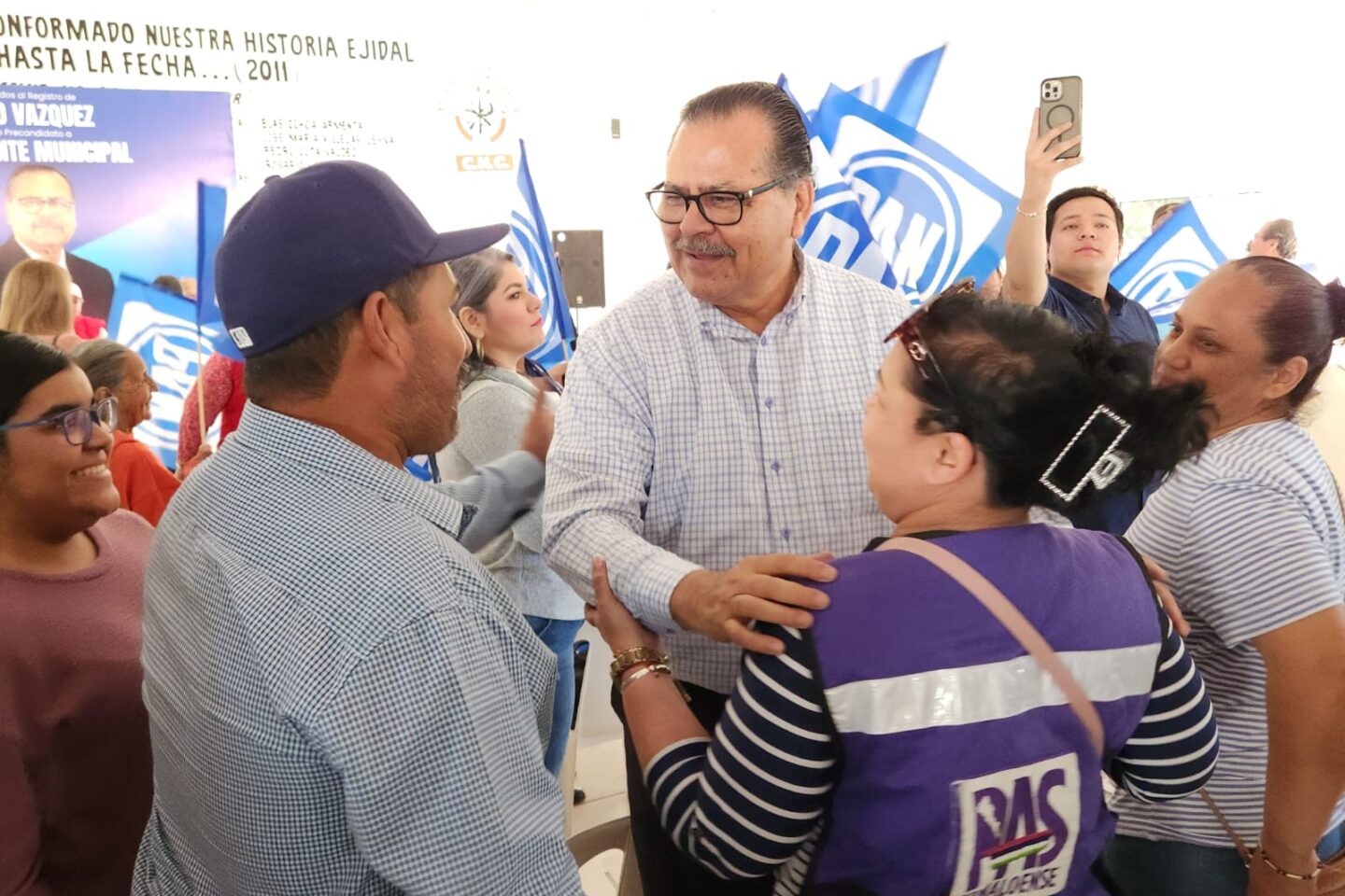 ‘Mingo’  Vázquez cerró precampaña en  la Sindicatura de Higuera de Zaragoza